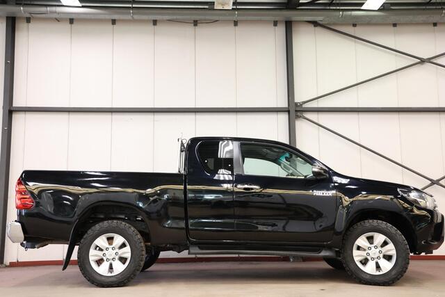 Toyota HI-LUX HiLux 2.4 D-4D-F Xtra Cab 4X4 MET 3500KG TREKVERMOGEN