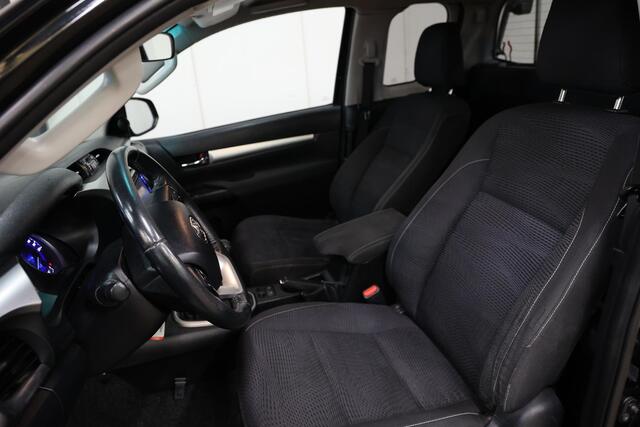 Toyota HI-LUX HiLux 2.4 D-4D-F Xtra Cab 4X4 MET 3500KG TREKVERMOGEN