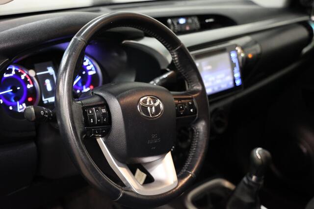 Toyota HI-LUX HiLux 2.4 D-4D-F Xtra Cab 4X4 MET 3500KG TREKVERMOGEN