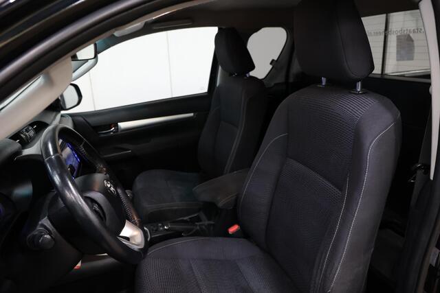 Toyota HI-LUX HiLux 2.4 D-4D-F Xtra Cab 4X4 MET 3500KG TREKVERMOGEN