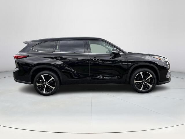 Toyota HIGHLANDER 2.5 AWD Hybrid Premium | 7 persoons | Full option! | Stoelverwarming- en koeling | Lederen bekleding