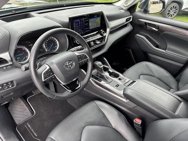 Toyota HIGHLANDER 2.5 AWD Hybrid Premium | 7 persoons | Full option! | Stoelverwarming- en koeling | Lederen bekleding