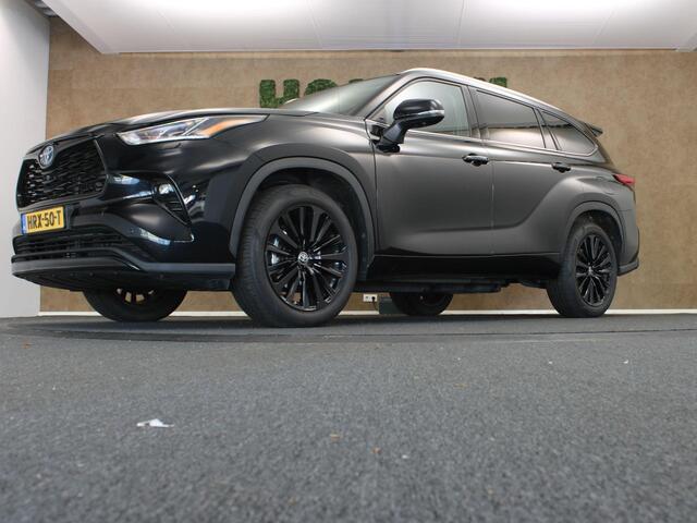 Toyota HIGHLANDER 2.5 AWD Hybrid Premium - LEDEREN BEKLEDING - VOORSTOELEN ELEKTRISCH VERSTELBAAR - 4 WIELAANDRIJVING - ELEKTRISCHE ACHTERKLEP - ACHTERSPOILER - ALARM KLASSE 3 - PANORAMADAK - 20 INCH LICHT METALEN VELGEN MET PIRELLI BANDEN - 7 ZITPLAATSEN - HEAD UP DISPLAY