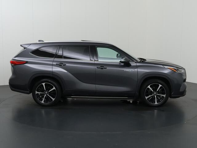Toyota HIGHLANDER 2.5 AWD Hybrid Premium | 7-Zitplaatsen | 2000kg trekkracht | LED | Panoramadak | Trekhaak | Navigatie | Ele. verstelbare stoelen + geheugen | Stoelverwarming voor + achter | Stoelkoeling | 360 Camera | Adaptieve Cruise Control |