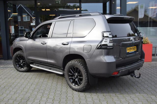 Toyota LAND CRUISER 150 2.8 D-4D 5DRS BLACK LINE A/T VAN