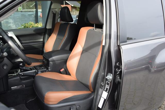 Toyota LAND CRUISER 150 2.8 D-4D 5DRS BLACK LINE A/T VAN