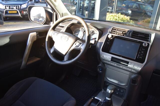 Toyota LAND CRUISER 150 2.8 D-4D 3DRS VX A/T VAN