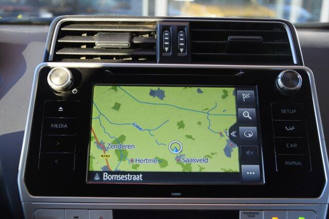Toyota LAND CRUISER 150 2.8 D-4D 3DRS VX A/T VAN