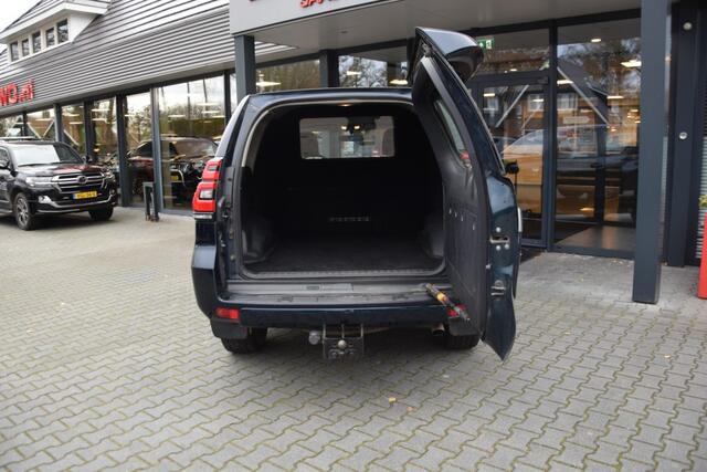 Toyota LAND CRUISER 150 2.8 D-4D 5DRS ACTIVE A/T VAN