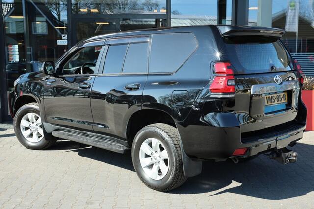 Toyota LAND CRUISER 150 2.8 D-4D 5DRS COMFORT A/T VAN