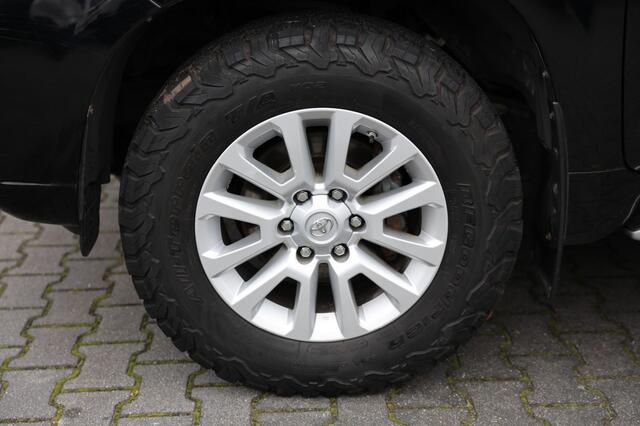 Toyota LAND CRUISER 150 2.8 D-4D 5DRS EXECUTIVE A/T VAN