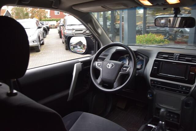 Toyota LAND CRUISER 150 2.8 D-4D 5DRS ACTIVE A/T VAN