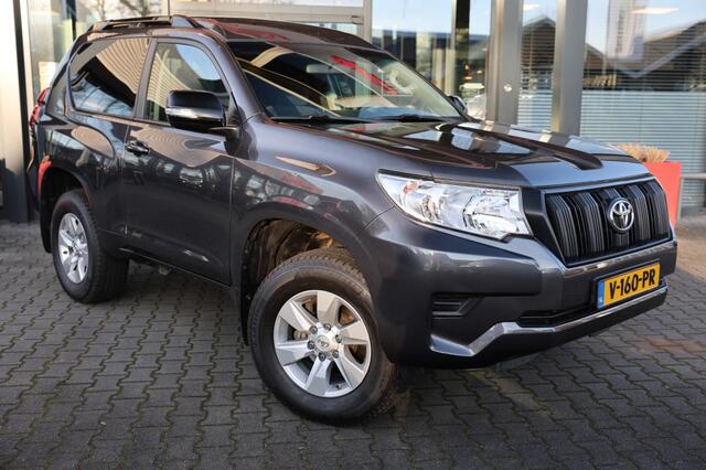 Toyota LAND CRUISER 150 2.8 D-4D 3DRS COMFORT A/T VAN