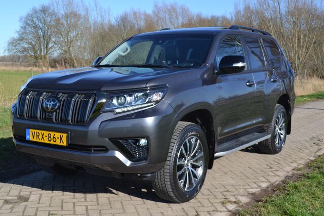 Toyota LAND CRUISER 150 2.8 D-4D-F Executive Window Van