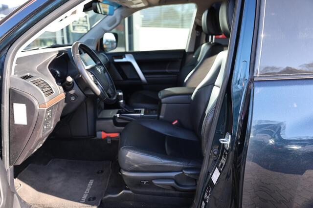 Toyota LAND CRUISER 150 2.8 D-4D 3DRS PROFESSIONAL A/T VAN