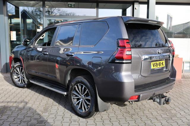 Toyota LAND CRUISER 150 2.8 D-4D 5DRS EXECUTIVE A/T VAN