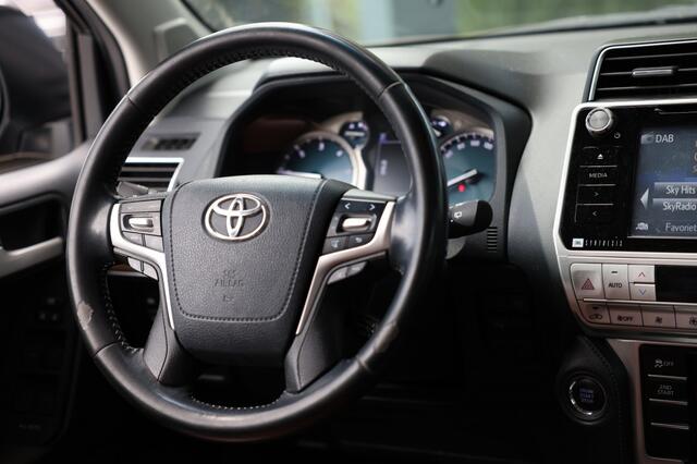 Toyota LAND CRUISER 150 2.8 D-4D 5DRS LOUNGE A/T 5 ZITS