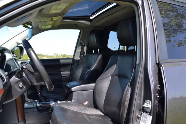 Toyota LAND CRUISER 150 2.8 D-4D-F LX Window Van