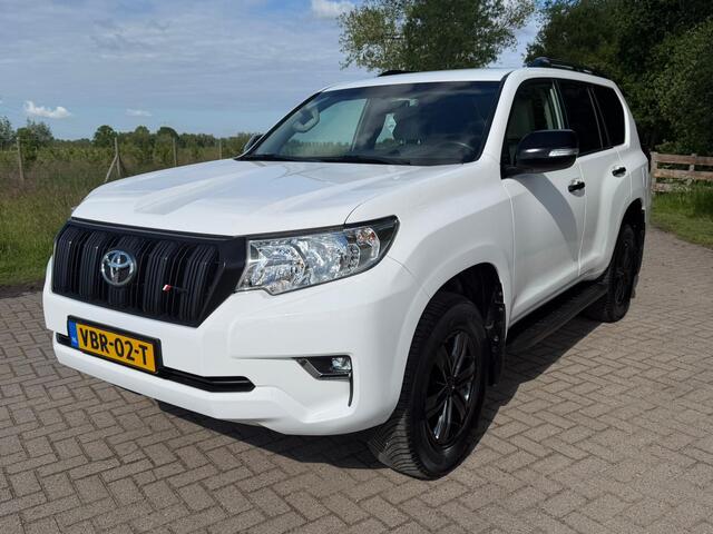 Toyota LAND CRUISER 150 2.8 D-4D-F Comfort Window Van