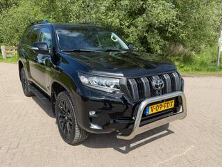 Toyota LAND CRUISER 150