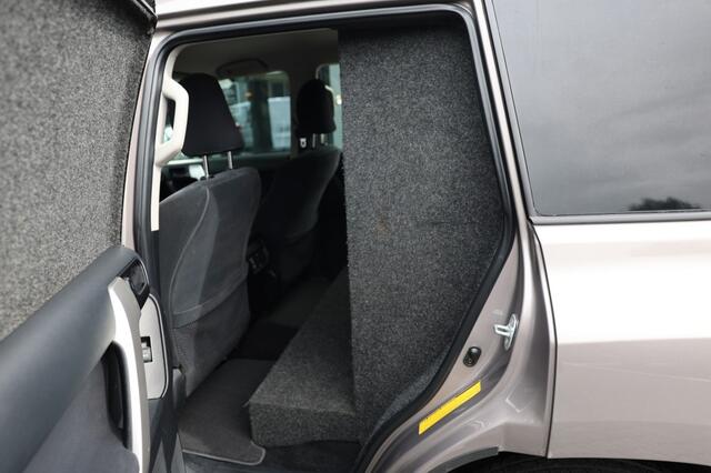Toyota LAND CRUISER 150 2.8 D-4D 5DRS COMFORT A/T VAN