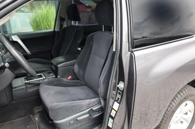 Toyota LAND CRUISER 150 2.8D-4D 3DRS COMFORT A/T VAN