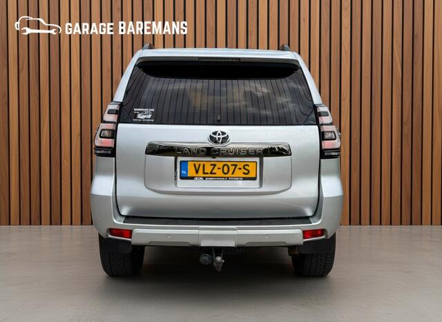 Toyota LAND CRUISER 150 2.8 D-4D-F Executive Blind Van