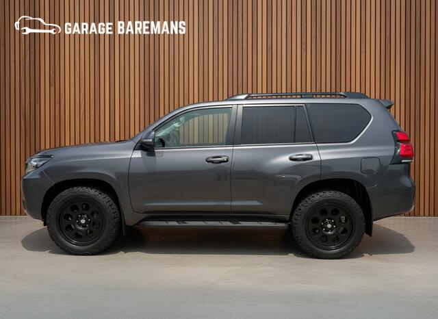 Toyota LAND CRUISER 150 2.8 D-4D-F Challenger Window Van