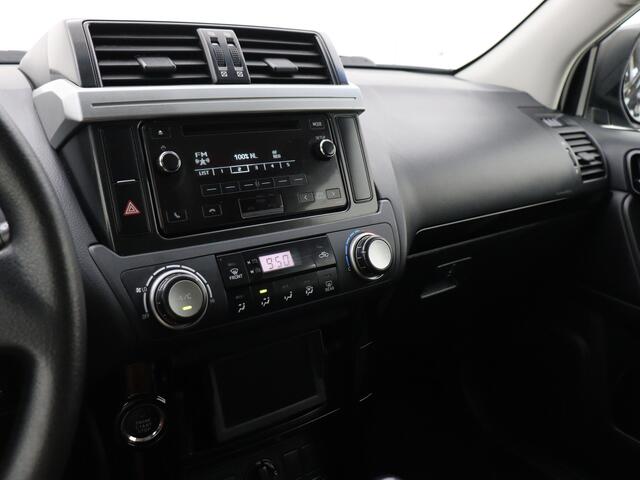 Toyota LAND CRUISER 2.8 D-4D-F Comfort High Roof Blind Van Trekhaak Achteruitrijcamera Cruise Control Bluetooth