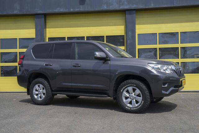 Toyota LAND CRUISER 2.8 D-4D-F Challenger Van Toyota Land cruiser 2.8 D-4D-F CHALLENGER VAN AUT