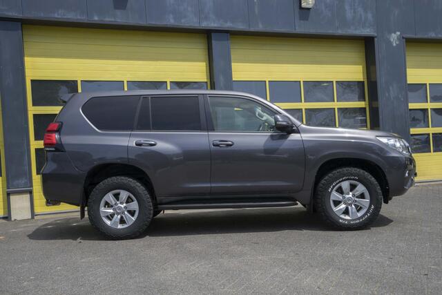 Toyota LAND CRUISER 2.8 D-4D-F Challenger Van Toyota Land cruiser 2.8 D-4D-F CHALLENGER VAN AUT