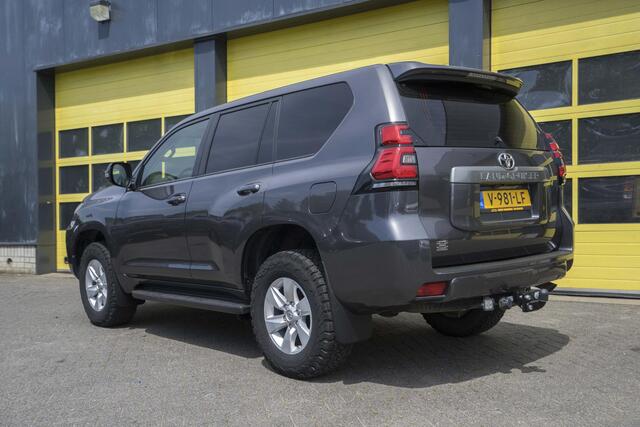 Toyota LAND CRUISER 2.8 D-4D-F Challenger Van Toyota Land cruiser 2.8 D-4D-F CHALLENGER VAN AUT