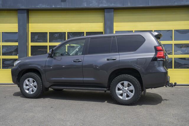 Toyota LAND CRUISER 2.8 D-4D-F Challenger Van Toyota Land cruiser 2.8 D-4D-F CHALLENGER VAN AUT