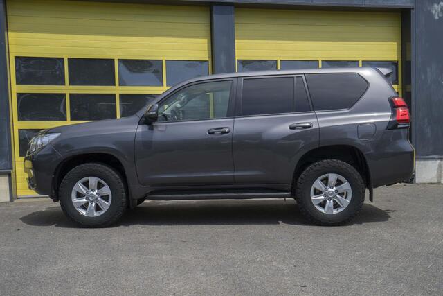 Toyota LAND CRUISER 2.8 D-4D-F Challenger Van Toyota Land cruiser 2.8 D-4D-F CHALLENGER VAN AUT