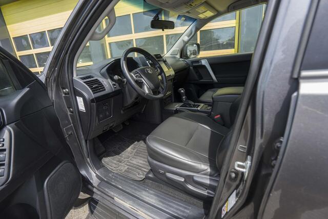 Toyota LAND CRUISER 2.8 D-4D-F Challenger Van Toyota Land cruiser 2.8 D-4D-F CHALLENGER VAN AUT