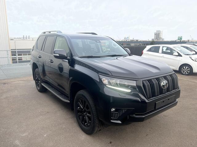 Toyota LAND CRUISER 2.8 D-4D-F Automaat Black Edition Window Van Nieuw uit voorraad leverbaar!Prijs op Grijs kenteken Prijs exclusief BTW