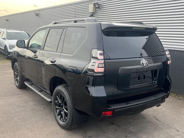Toyota LAND CRUISER 2.8 D-4D-F Automaat Black Edition Window Van Nieuw uit voorraad leverbaar!Prijs op Grijs kenteken Prijs exclusief BTW