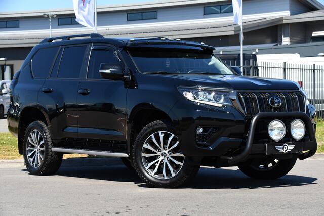 Toyota LAND CRUISER 2.8 D-4D-F Professional High Black Edition Full Options, 360 camera, 5 deurs, LED, Leder, Automaat, Multimedia, Trekhaak 3500KG, uniek!