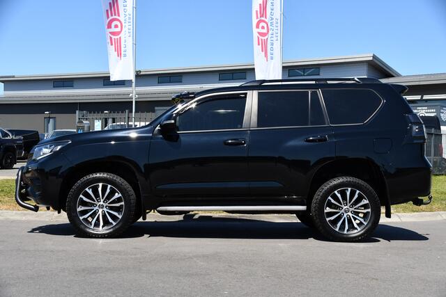 Toyota LAND CRUISER 2.8 D-4D-F Professional High Black Edition Full Options, 360 camera, 5 deurs, LED, Leder, Automaat, Multimedia, Trekhaak 3500KG, uniek!