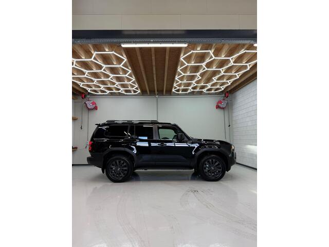 Toyota LAND CRUISER 2.8 D-4D Standard Roof Window Van Professional
