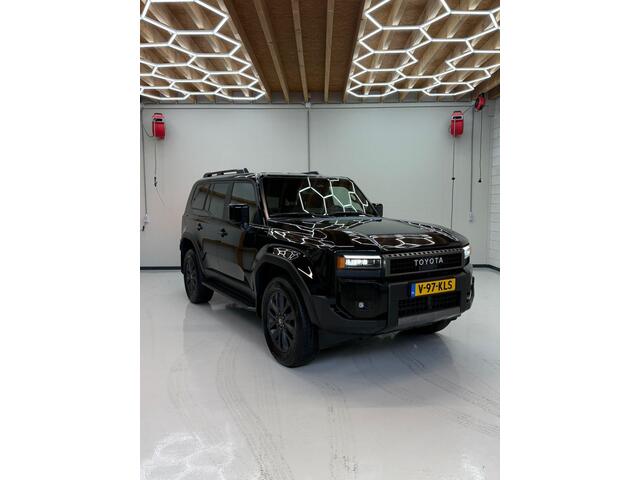 Toyota LAND CRUISER 2.8 D-4D Standard Roof Window Van Professional