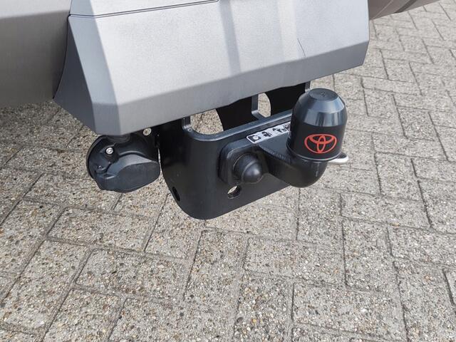 Toyota LAND CRUISER 2.8 D-4D First Edition | Trekhaak | 360 Camera | Head Up Display