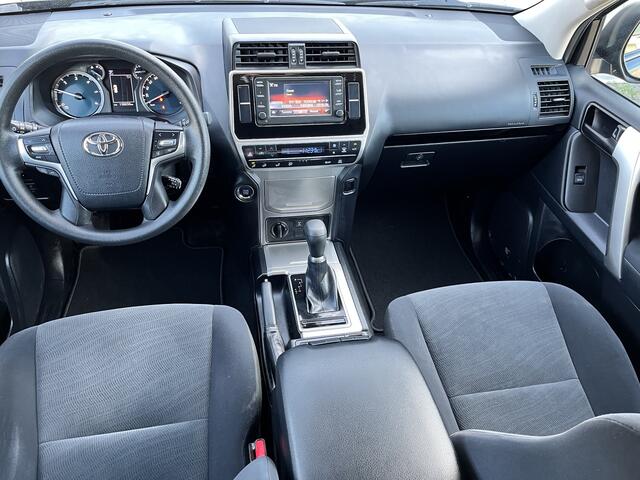 Toyota LAND CRUISER 2.8 D-4D-F Comfort Window Van NL Auto 1e Eigenaar Dealer Onderhouden Cruise Keyless