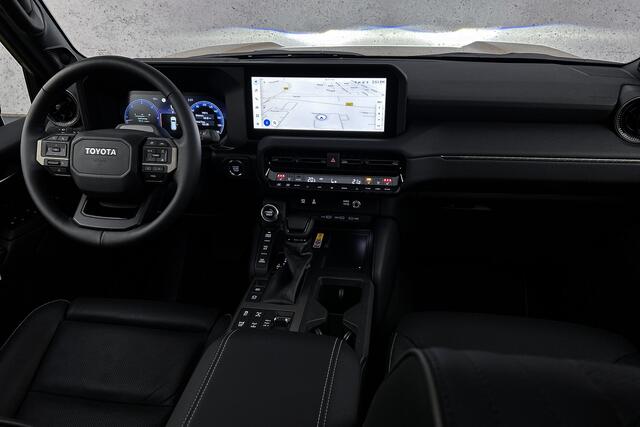 Toyota LAND CRUISER 2.8 D-4D Standard Roof Window Van First Edition | Leder | Panoramadak