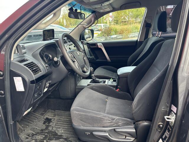 Toyota LAND CRUISER 2.8 D-4D-F Comfort High Roof Blind Van AUTOMAAT / TREKHAAK / CLIMA / CRUISE / KEYLESS / STANDKACHEL / NL-AUTO