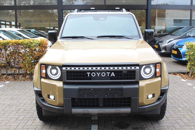 Toyota LAND CRUISER 2.8 D-4D First Edition 5p | Rijklaar | Pano | Trekhaak | BF Goodrich | Navi | Camera's | Leder | Memory | JBL | HUD | Stoelverwarming/koeling