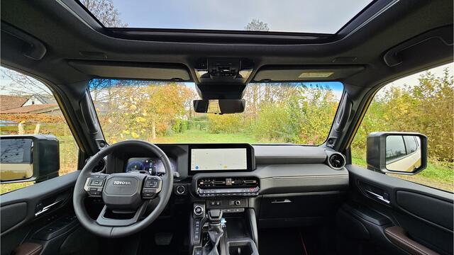 Toyota LAND CRUISER 2.8 D-4D First Edition Panorama Dak Grijs Kenteken