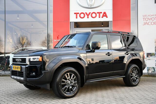 Toyota LAND CRUISER 2.8 D-4D Standard Roof Window Van First Edition Limited Automaat 206pk | Grijs Kenteken | Dodehoekdetectie | Stoelventilatie | Leder | Apple Carplay/Android Auto |