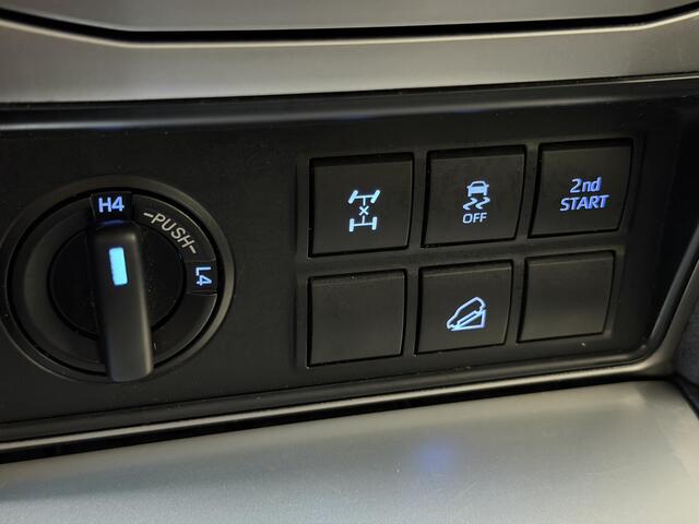 Toyota LAND CRUISER 2.8 D-4D-F Challenger Blind Van