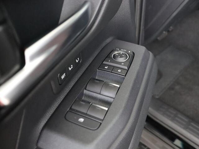 Toyota LAND CRUISER 2.8 D-4D Professional 5p. | Navigatie | 360 Camera | Stoel en stuurwiel verwarmd | Dodehoek Ass. | LM velgen | Draadloze telefoonlader | Leder | Toyota-paasweekend